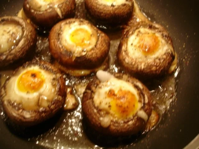 Wachteleier in braunen Champignons - Rezept - Bild Nr. 8