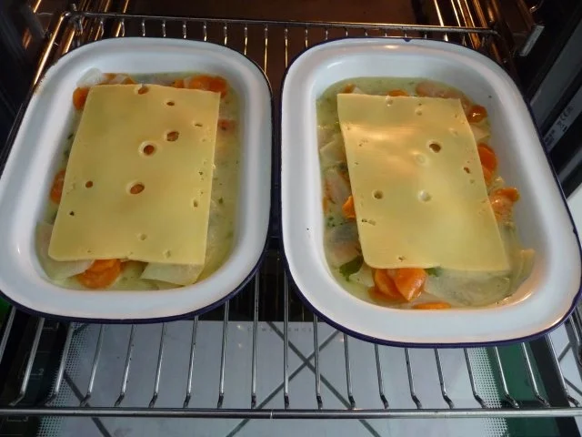 Schmalhans - Küchenmeister : Kohlrabi-Möhrenauflauf mit Käse überbacken und Spiegelei - Rezept - Bild Nr. 11