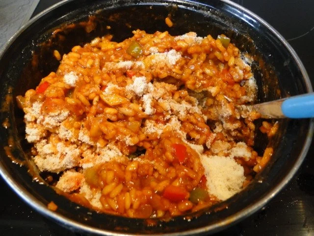 Rezept: Bunter Risottoreis mit Frikadellenröllchen und Bild Nr. 7 Bunter Risottoreis mit Frikadellenröllchen und - Rezept - Bild Nr. 7