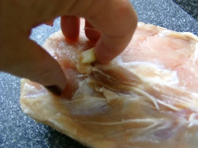 Knoblauchgespickter Schweinerücken - Rezept - Bild Nr. 5