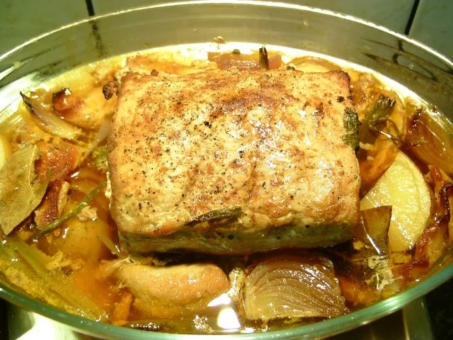 Knoblauchgespickter Schweinerücken - Rezept - Bild Nr. 8