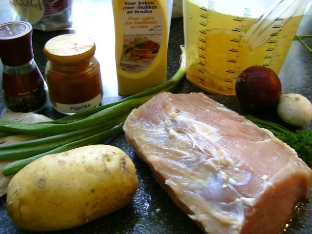 Knoblauchgespickter Schweinerücken - Rezept - Bild Nr. 2