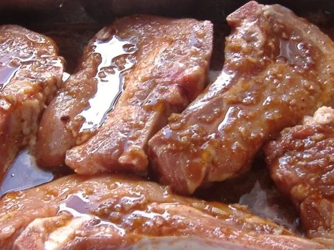 Schweinerippchen mit Pfirsichsauce - Rezept - Bild Nr. 3