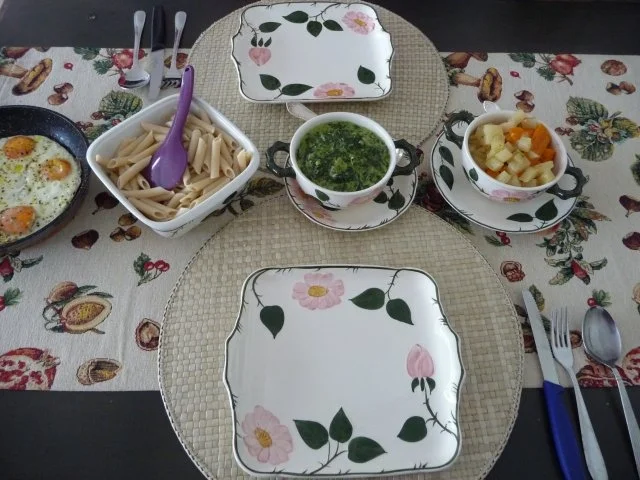 Rezept: Pasta : Reisnudeln mit Spinat und Spiegeleier Bild Nr. 13 Pasta : Reisnudeln mit Spinat und Spiegeleier - Rezept - Bild Nr. 13