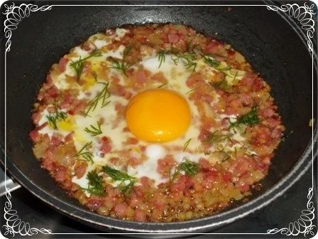 Rezept: Spiegelei auf Schinken-Zwiebelbett Bild Nr. 5 Spiegelei auf Schinken-Zwiebelbett - Rezept - Bild Nr. 5