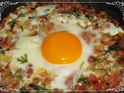 Rezept: Spiegelei auf Schinken-Zwiebelbett Bild Nr. 6 Spiegelei auf Schinken-Zwiebelbett - Rezept - Bild Nr. 6