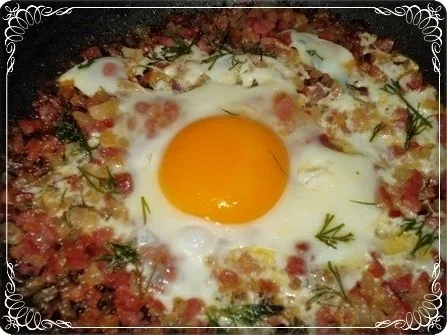 Rezept: Spiegelei auf Schinken-Zwiebelbett Bild Nr. 8 Spiegelei auf Schinken-Zwiebelbett - Rezept - Bild Nr. 8