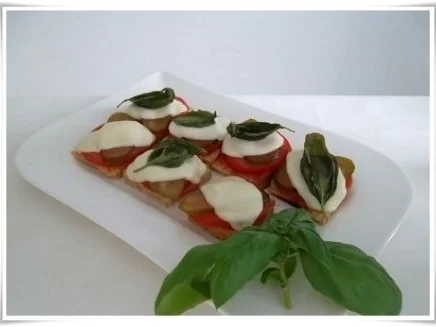 Toastbrot-Häppchen  mit Mozzarella und ….. überbacken - Rezept - Bild Nr. 17