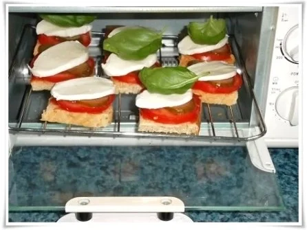 Toastbrot-Häppchen  mit Mozzarella und ….. überbacken - Rezept - Bild Nr. 10