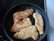 Schnitzel mit selbstgemachten Pommes - Rezept