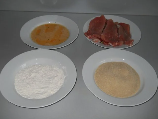 Schnitzel mit selbstgemachten Pommes - Rezept - Bild Nr. 2