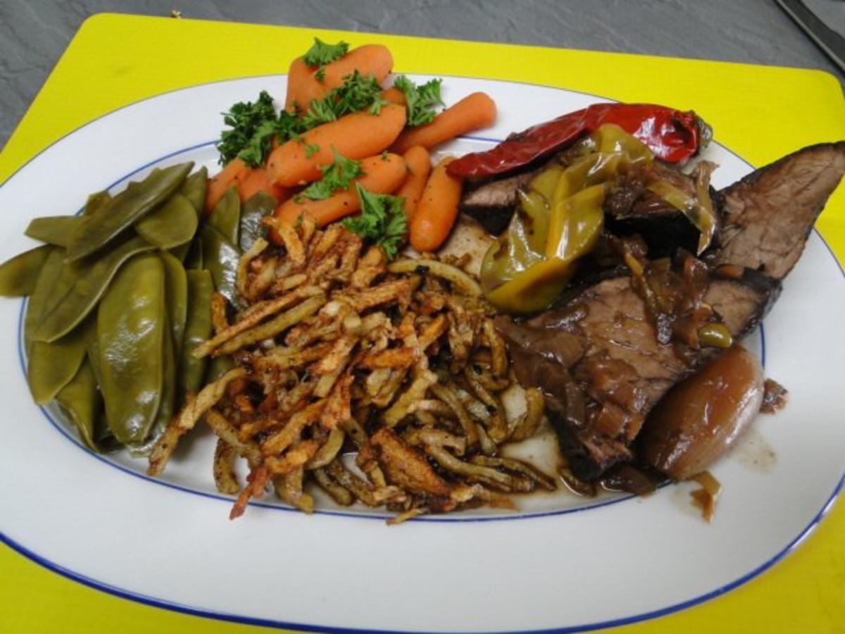 Bilder für Rinderbraten (Bug) mit Babymöhrchen und Zuckerschoten - Rezept