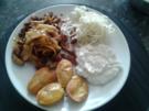 Gyros mit Tzatziki, Rosmarinkartoffeln und Krautsalat - Rezept
