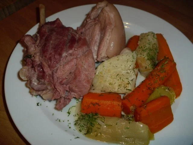 Eisbein klassisch mit Gemüse - Rezept