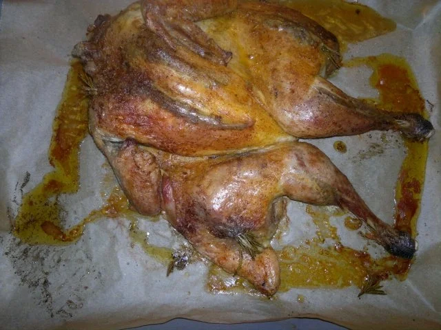 Plattes Perlhuhn mit Kräutern - Rezept