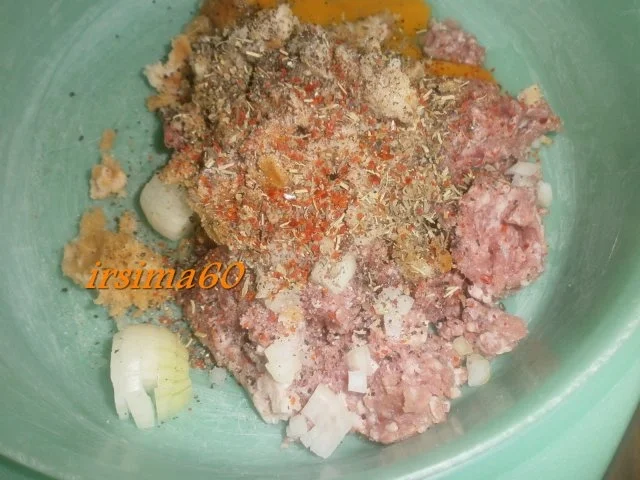 Tomaten - Sahne - Soße mit Hackbällchen an Fusilli Trikolore - Rezept - Bild Nr. 3