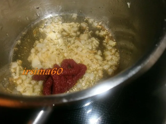 Tomaten - Sahne - Soße mit Hackbällchen an Fusilli Trikolore - Rezept - Bild Nr. 5