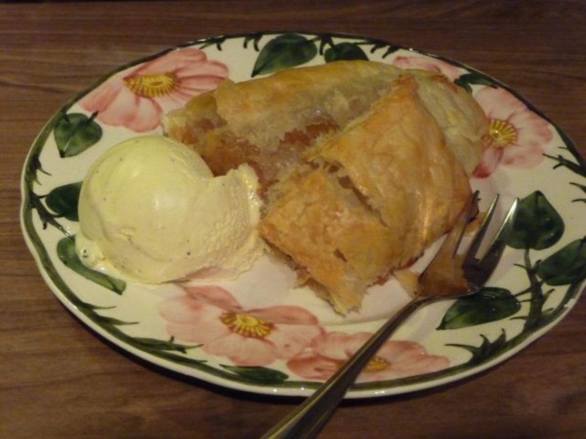 Bilder für Dessert : Apfelstrudel mit Vanilleeis - Rezept