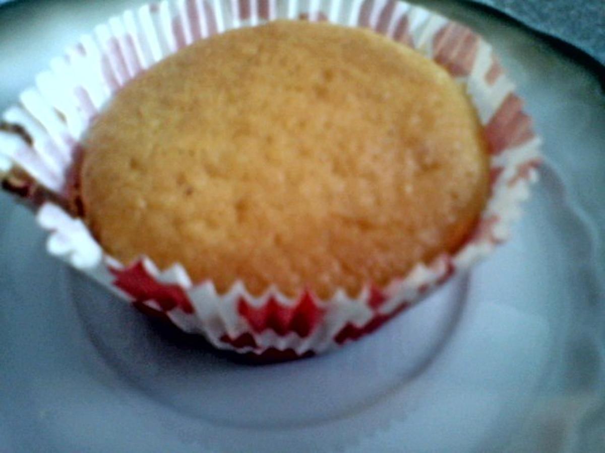 Vanillemuffins mit Vanillepudding und Vanillezucker Rezept mit Bild kochbar.de