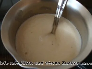 Rezept: Hefeteig, ohne Ei - Basics Bild Nr. 2 Hefeteig, ohne Ei - Basics - Rezept - Bild Nr. 2