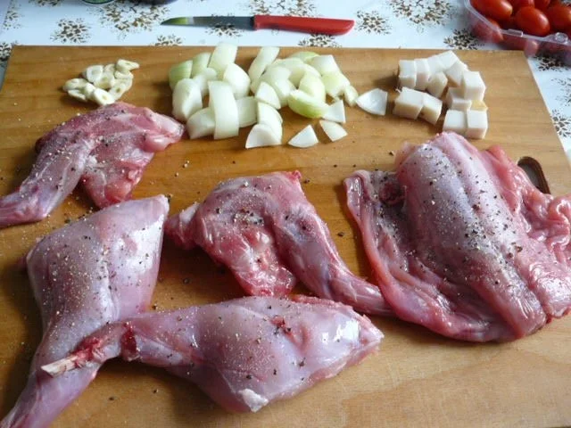 Rezept: Geschmortes Kaninchen mediterran Bild Nr. 3 Geschmortes Kaninchen mediterran - Rezept - Bild Nr. 3