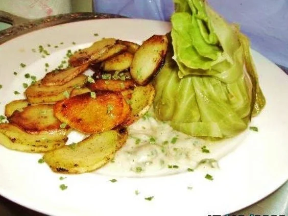 GEMÜSE: Weißkohl-Säckchen mit Haselnuss-Sauce -anstelle Kohlrouladen - Rezept