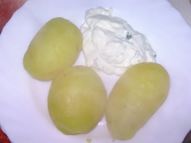 Rezept: Frischkäse mit Frühlingszwiebeln Bild Nr. 4 Frischkäse mit Frühlingszwiebeln - Rezept - Bild Nr. 4