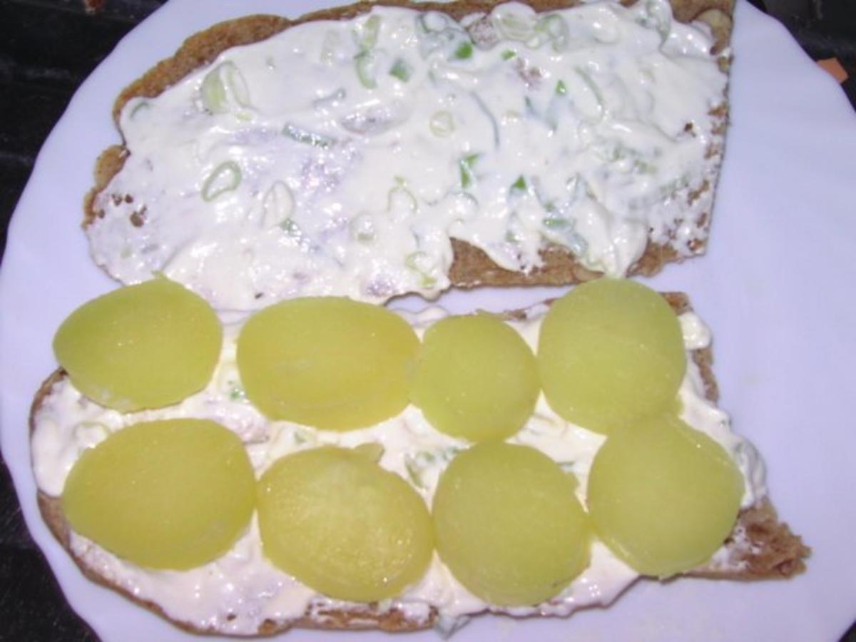 Baguette mit Pellartoffel und Ei - Rezept - Bild Nr. 3