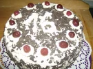 Schwarzwälder Kirschtorte auf Wunsch von meinem Schneggal zum 16ten - Rezept
