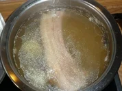 Sauere Bohnen,Schweinebauch & Püree - Rezept