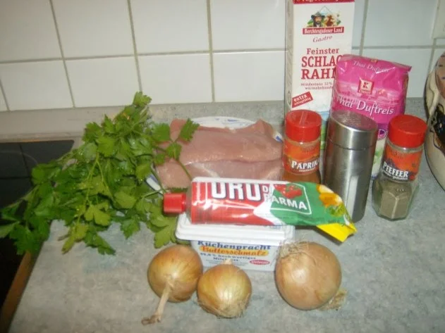 Rezept: Putenschnitzel in Tomatensoße noch ein Geburtstagswunsch Bild Nr. 2 Putenschnitzel in Tomatensoße noch ein Geburtstagswunsch - Rezept - Bild Nr. 2