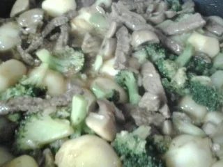 Rezept: Champignon-Broccoli-Pfanne Bild Nr. 9 Champignon-Broccoli-Pfanne - Rezept - Bild Nr. 9