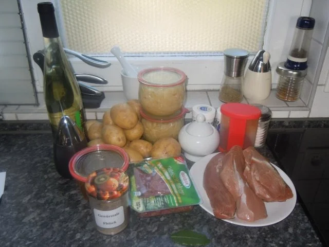 Sauerkraut mit Schweinefilet und Pellkartoffelbrei - Rezept - Bild Nr. 2