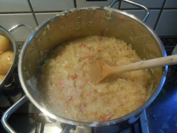 Sauerkraut mit Schweinefilet und Pellkartoffelbrei - Rezept - kochbar.de