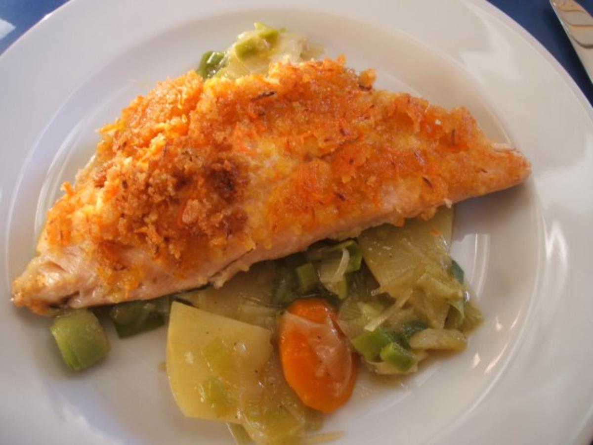 Fisch: Lachsforelle mit Karottenkruste auf Mischgemüse - Rezept ...