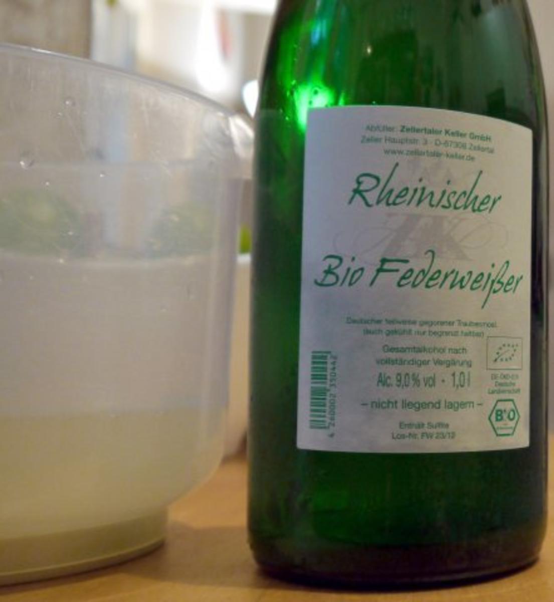 Federweisser-Mousse mit Pfirsich-Ragout - Rezept - Bild Nr. 2