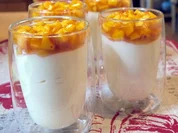 Federweisser-Mousse mit Pfirsich-Ragout - Rezept