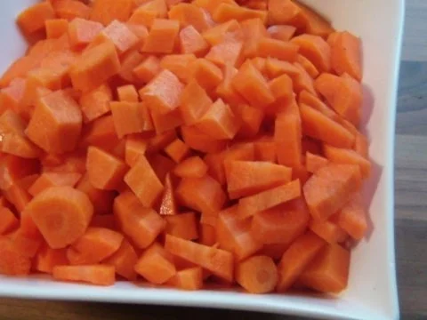 Rezept: Hackfleisch in Karotten mit Sahnesosse Bild Nr. 3 Hackfleisch in Karotten mit Sahnesosse - Rezept - Bild Nr. 3