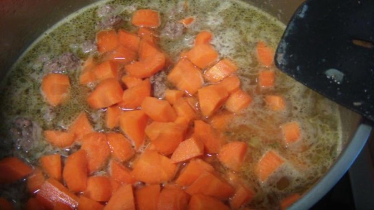 Hackfleisch in Karotten mit Sahnesosse - Rezept - Bild Nr. 4