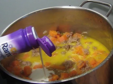 Rezept: Hackfleisch in Karotten mit Sahnesosse Bild Nr. 5 Hackfleisch in Karotten mit Sahnesosse - Rezept - Bild Nr. 5