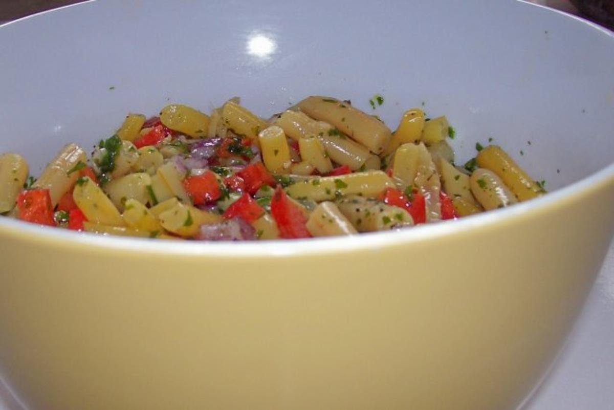 Salate: Bohnensalat mit Paprika und roten Zwiebeln - Rezept - Bild Nr. 5