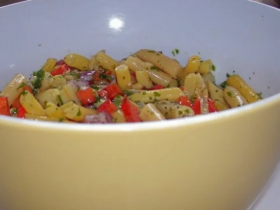 Salate: Bohnensalat mit Paprika und roten Zwiebeln - Rezept - Bild Nr. 5