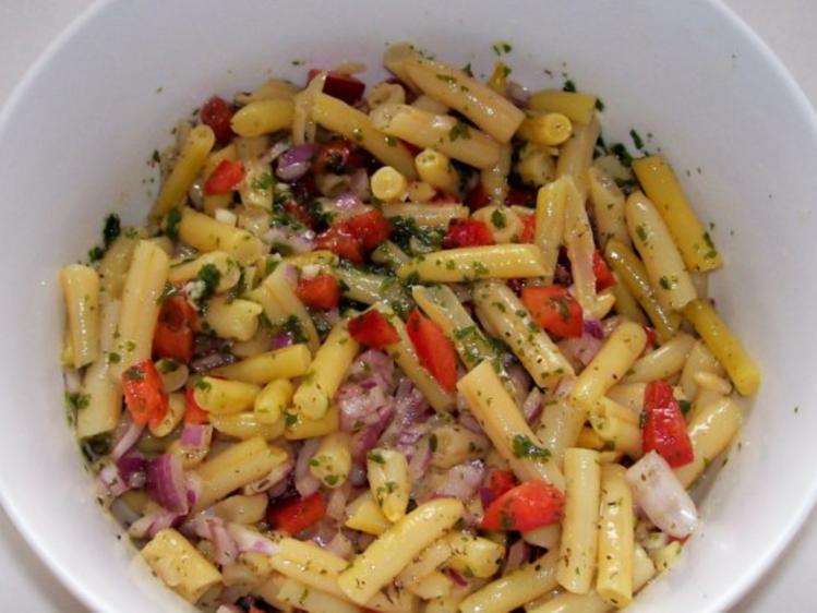 Salate: Bohnensalat mit Paprika und roten Zwiebeln - einfach - 106 kcal ...