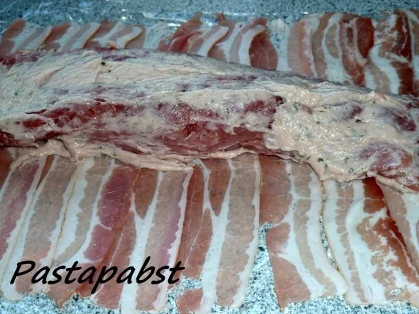 Rezept: Schweinefilet gewickelt mit Pflaumensauce Bild Nr. 2 Schweinefilet gewickelt mit Pflaumensauce - Rezept - Bild Nr. 2