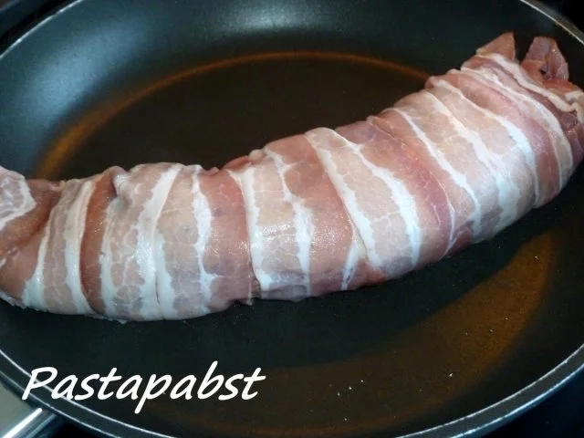 Rezept: Schweinefilet gewickelt mit Pflaumensauce Bild Nr. 4 Schweinefilet gewickelt mit Pflaumensauce - Rezept - Bild Nr. 4