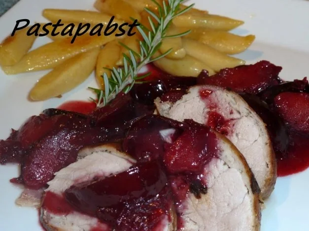 Rezept: Schweinefilet gewickelt mit Pflaumensauce Schweinefilet gewickelt mit Pflaumensauce - Rezept