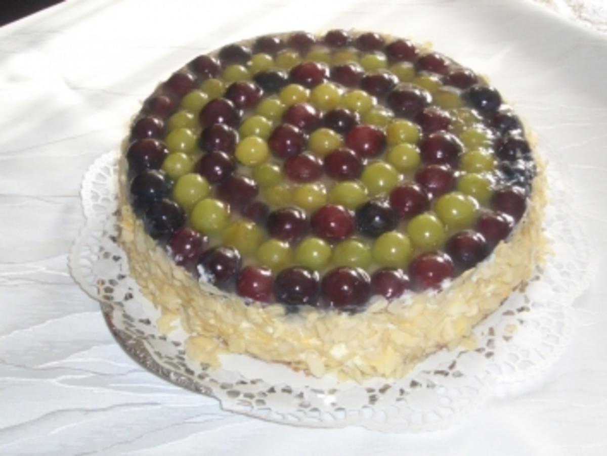 Bilder für Weintrauben-Sahnetorte - Rezept