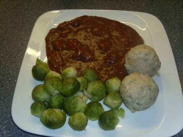 Rezept: Zwiebelgulasch Bild Nr. 4 Zwiebelgulasch - Rezept - Bild Nr. 4