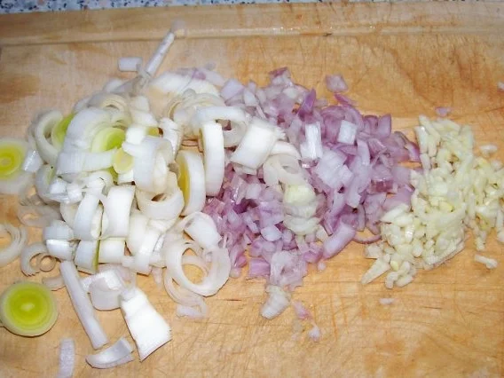 Rezept: Rosenkohl-Auflauf mit Hack-Tomaten-Soße und Schmandguss Bild Nr. 6 Rosenkohl-Auflauf mit Hack-Tomaten-Soße und Schmandguss - Rezept - Bild Nr. 6