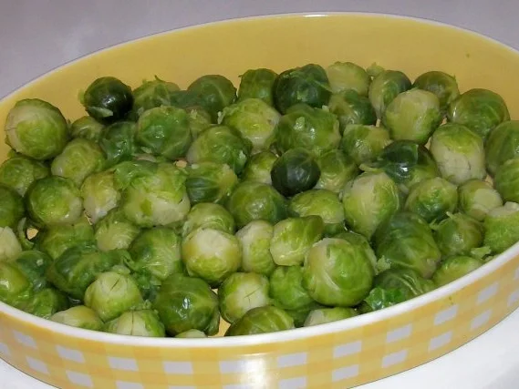 Rezept: Rosenkohl-Auflauf mit Hack-Tomaten-Soße und Schmandguss Bild Nr. 8 Rosenkohl-Auflauf mit Hack-Tomaten-Soße und Schmandguss - Rezept - Bild Nr. 8